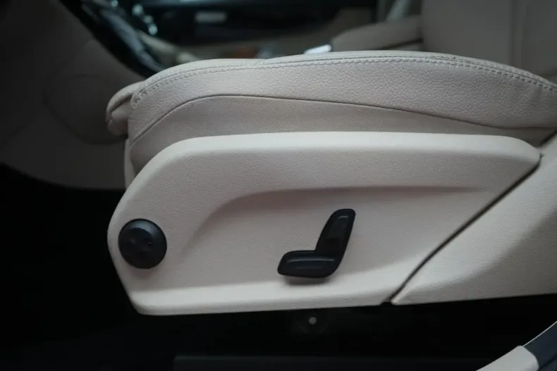 Mercedes-Benz GLC 300 din 2021 cu 21.000 km - oferta MER150330 - foto 31