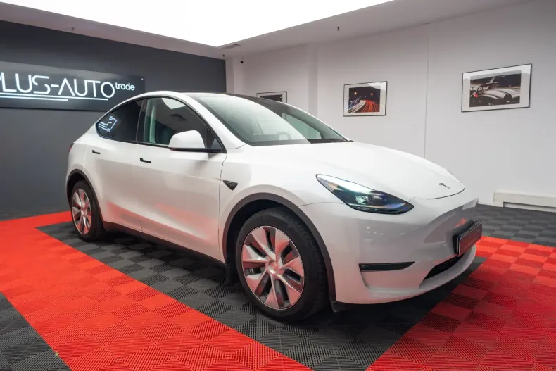 Tesla Model Y din 2023 cu 15.000 km - oferta TES150334 - foto 1