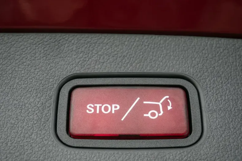 Mercedes-Benz GLC 220 din 2023 cu 7.916 km - oferta MER150404 - foto 22