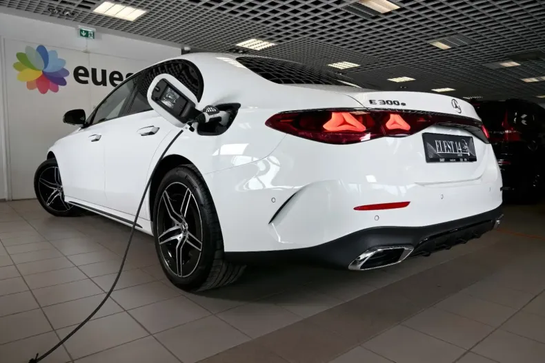 Mercedes-Benz E 300 din 2024 cu 8.500 km - oferta MER150415 - foto 6