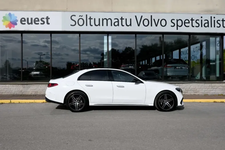 Mercedes-Benz E 300 din 2024 cu 8.500 km - oferta MER150415 - foto 8