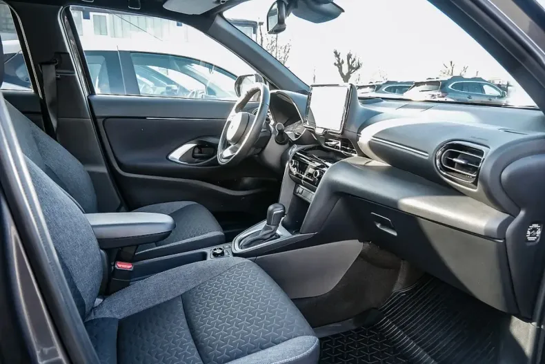 Toyota Yaris Cross din 2023 cu 29.189 km - oferta TOY150418 - foto 8