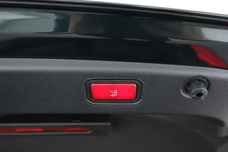 Mercedes-Benz CLS 300 din 2022 cu 52.028 km - oferta MER150421 - foto 24