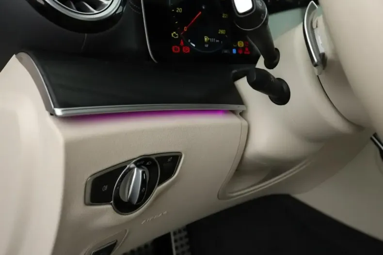 Mercedes-Benz CLS 300 din 2022 cu 52.028 km - oferta MER150421 - foto 26