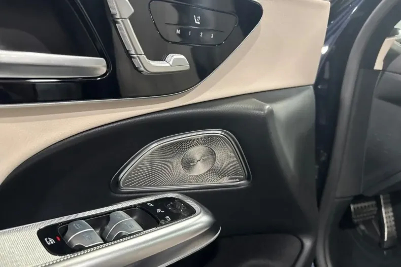 Mercedes-Benz E 300 din 2025 cu 9.400 km - oferta MER150429 - foto 19