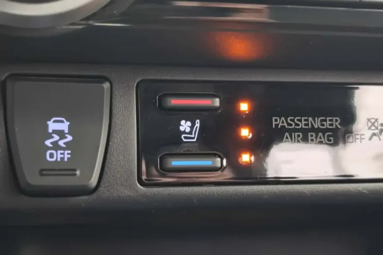 Toyota RAV4 din 2021 cu 149.000 km - oferta TOY150433 - foto 20