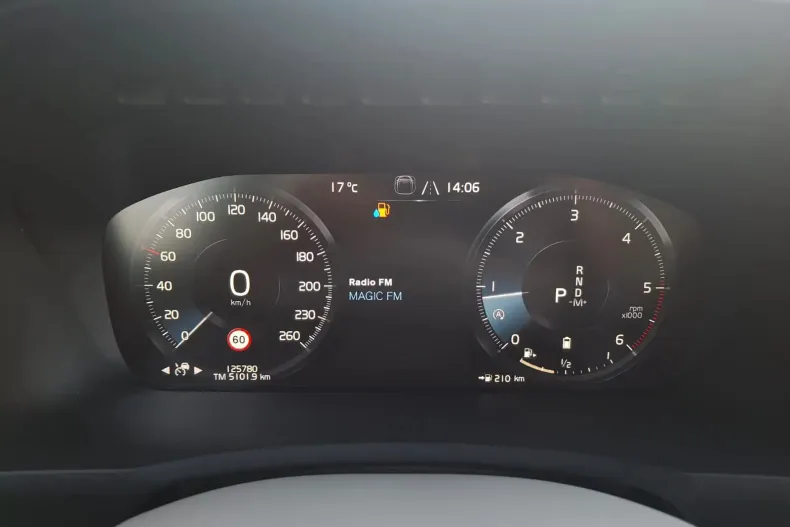 Volvo XC90 din 2019 cu 125.750 km - oferta VOL150454 - foto 10