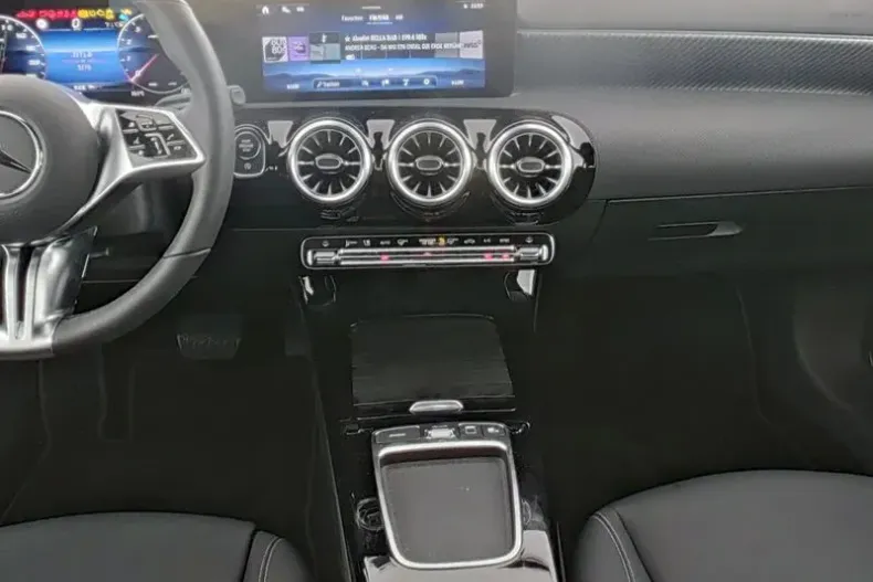 Mercedes-Benz A din 2024 cu 2.950 km - oferta MER150475 - foto 9