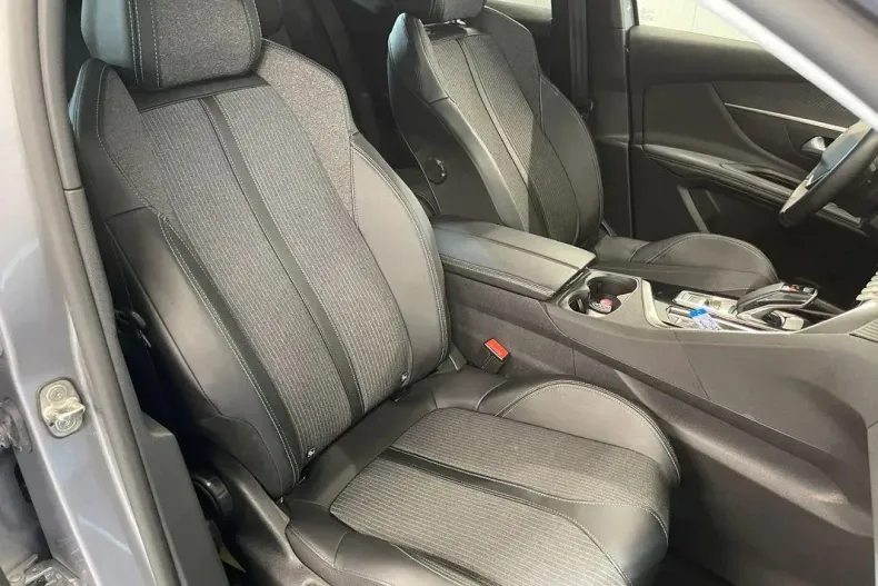 Peugeot 3008 din 2022 cu 145.596 km - oferta PEU150477 - foto 9