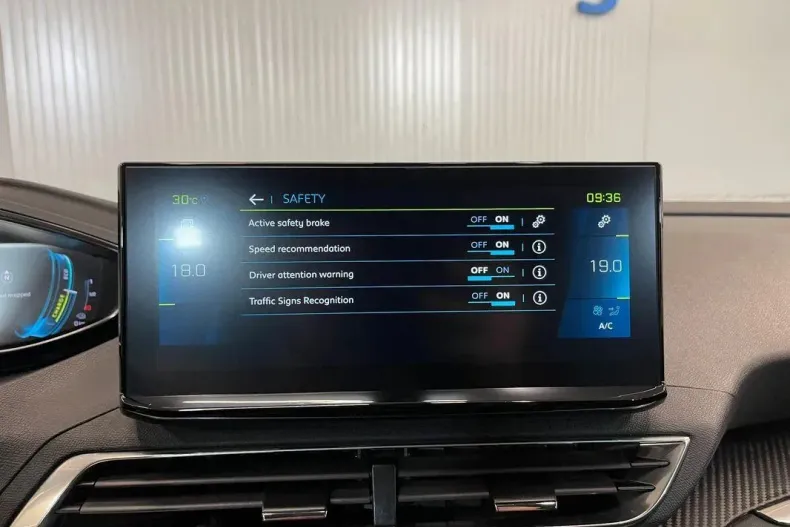 Peugeot 3008 din 2022 cu 145.596 km - oferta PEU150477 - foto 20