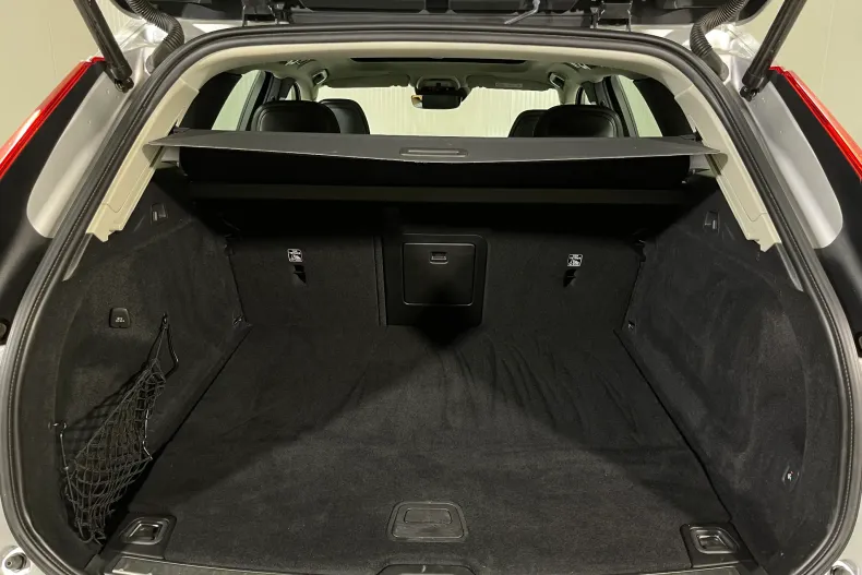 Volvo XC60 din 2021 cu 139.012 km - oferta VOL150480 - foto 13