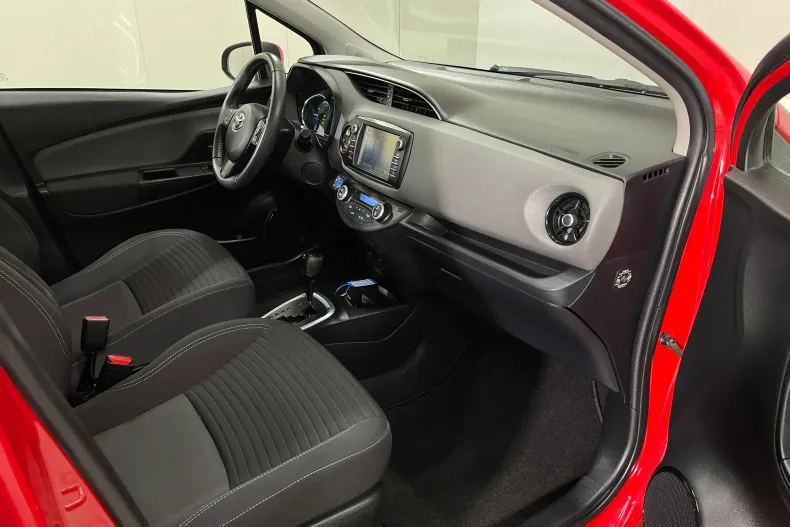 Toyota Yaris din 2020 cu 120.055 km - oferta TOY150493 - foto 9