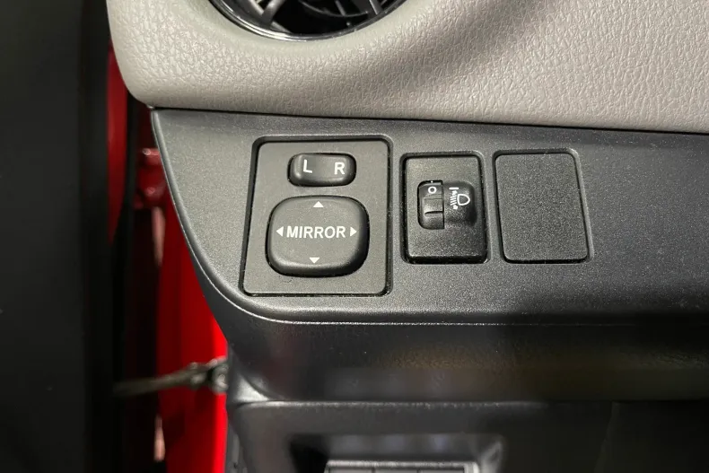 Toyota Yaris din 2020 cu 120.055 km - oferta TOY150493 - foto 15