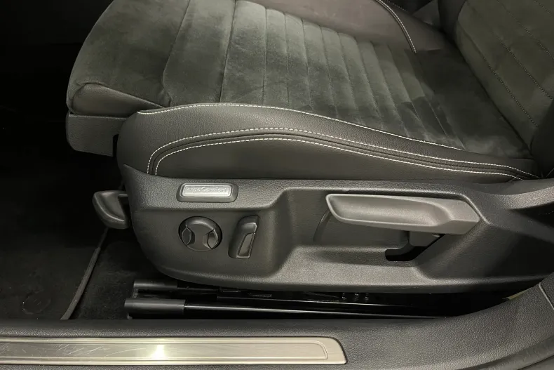 Volkswagen Passat din 2020 cu 89.837 km - oferta VOL150499 - foto 22