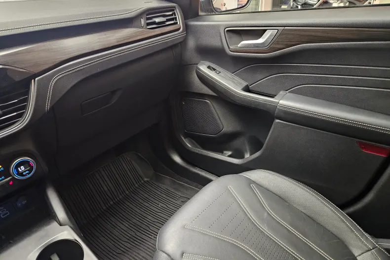 Ford Kuga din 2022 cu 92.800 km - oferta FOR150555 - foto 26