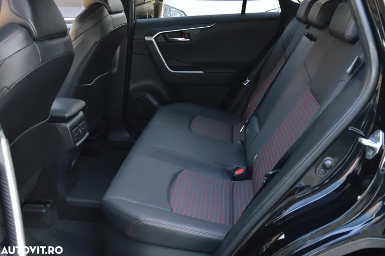 Toyota RAV4 din 2023 cu 102.600 km - oferta TOY150585 - foto 12