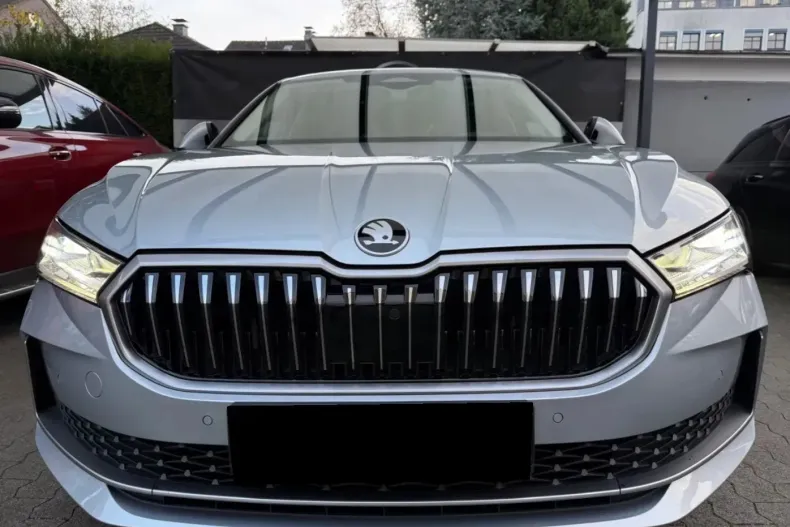 Skoda Superb din 2024 cu 30.250 km - oferta SKO150588 - foto 2