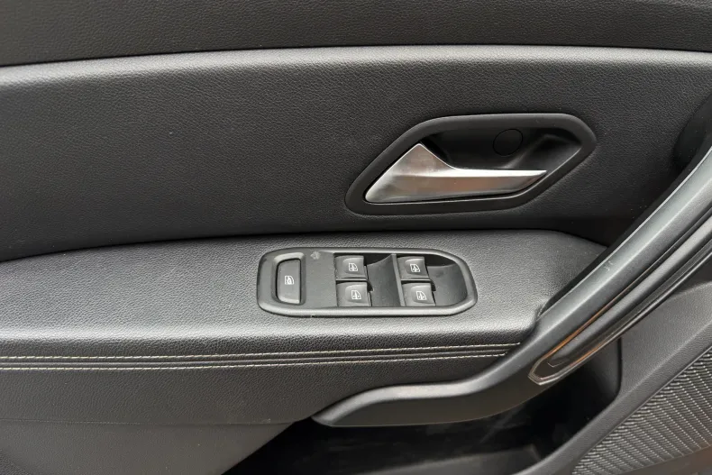 Dacia Duster din 2021 cu 88.906 km - oferta DAC150594 - foto 26