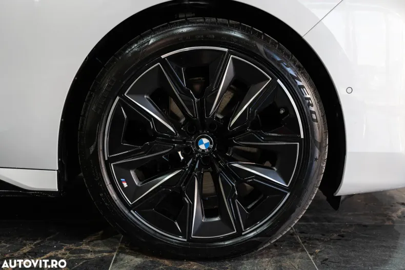 BMW Seria 7 din 2025 cu 22 km - oferta BMW150601 - foto 9