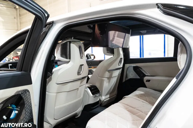 BMW Seria 7 din 2025 cu 22 km - oferta BMW150601 - foto 29