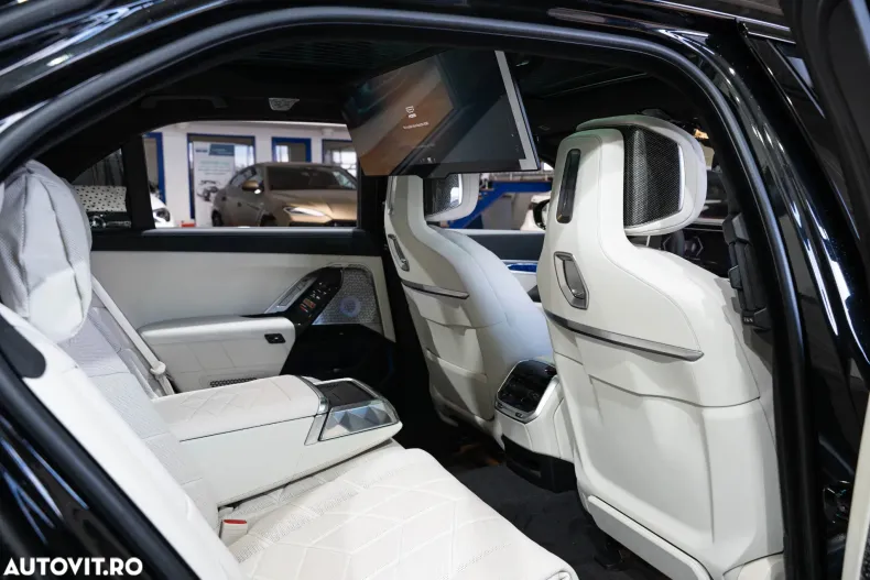 BMW Seria 7 din 2025 cu 22 km - oferta BMW150602 - foto 31
