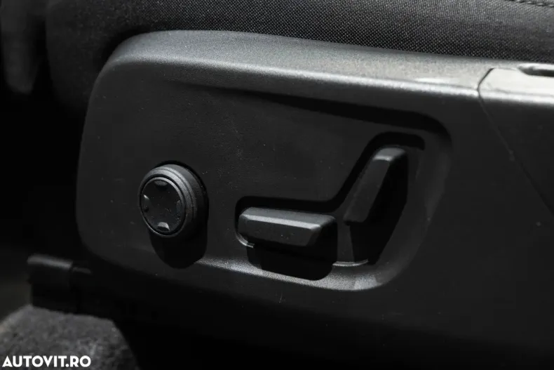 Volvo XC40 din 2021 cu 71.426 km - oferta VOL150606 - foto 31