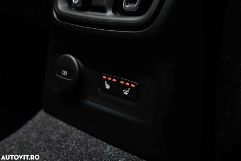 Volvo XC40 din 2021 cu 71.426 km - oferta VOL150606 - foto 33