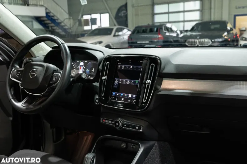 Volvo XC40 din 2021 cu 71.426 km - oferta VOL150606 - foto 34