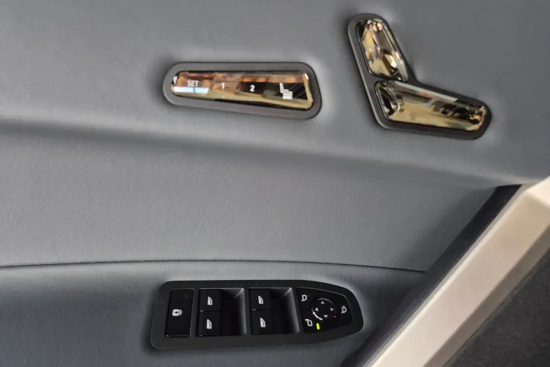 BMW iX din 2023 cu 25.000 km - oferta BMW150613 - foto 12