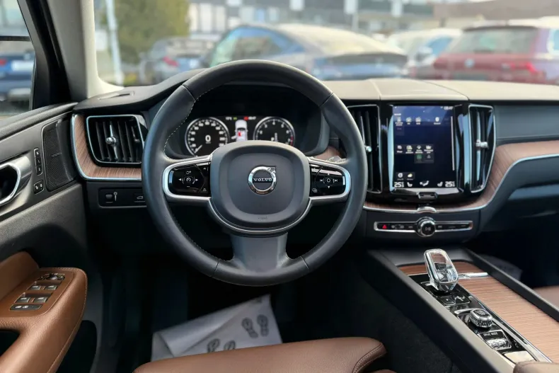 Volvo XC60 din 2020 cu 42.726 km - oferta VOL150634 - foto 3