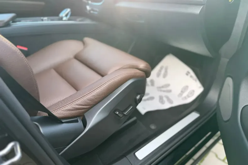 Volvo XC60 din 2020 cu 42.726 km - oferta VOL150634 - foto 28