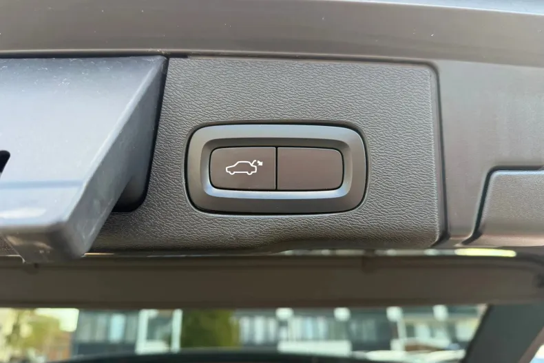 Volvo XC60 din 2020 cu 42.726 km - oferta VOL150634 - foto 34