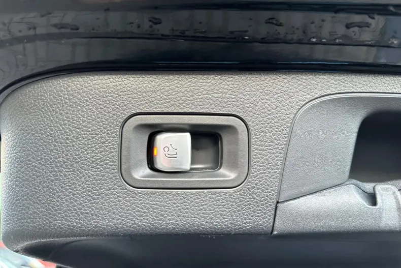 Mercedes-Benz EQC din 2022 cu 39.382 km - oferta MER150635 - foto 25