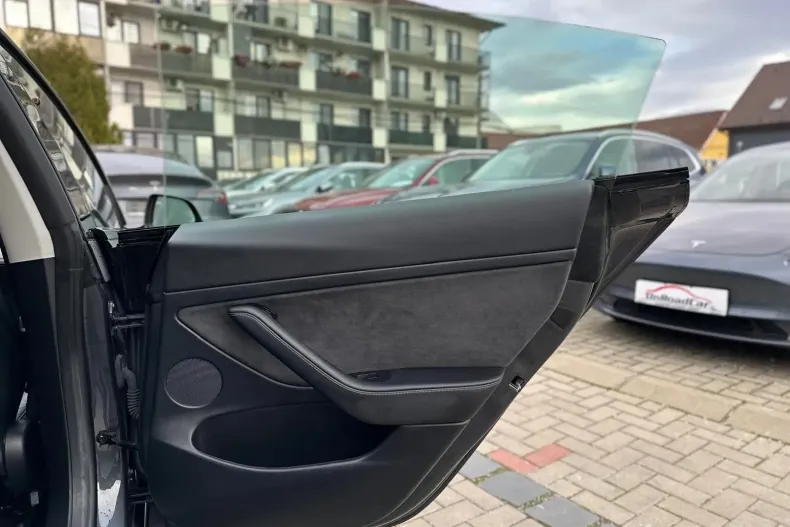 Tesla Model 3 din 2021 cu 34.216 km - oferta TES150637 - foto 28