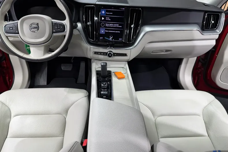 Volvo XC60 din 2020 cu 59.517 km - oferta VOL150638 - foto 15