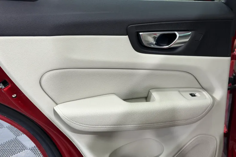 Volvo XC60 din 2020 cu 59.517 km - oferta VOL150638 - foto 20