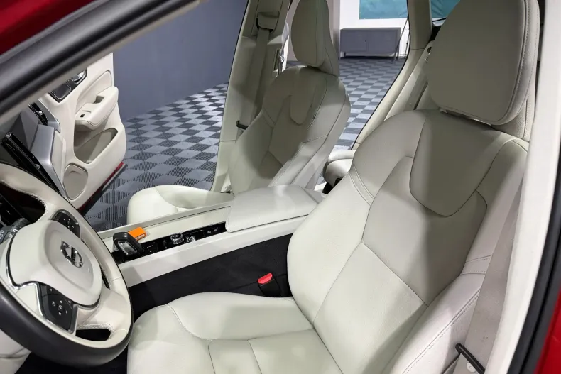 Volvo XC60 din 2020 cu 59.517 km - oferta VOL150638 - foto 26