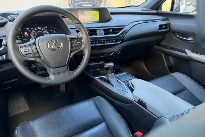 Lexus UX din 2021 cu 68.100 km - oferta LEX150642 - foto 8