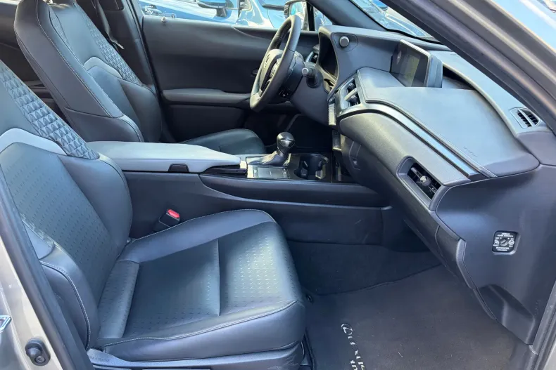 Lexus UX din 2021 cu 68.100 km - oferta LEX150642 - foto 20