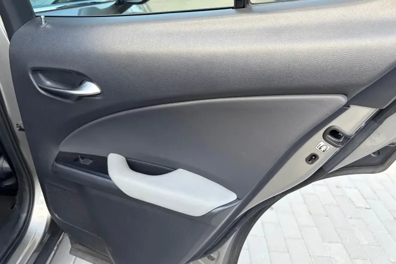 Lexus UX din 2021 cu 68.100 km - oferta LEX150642 - foto 21