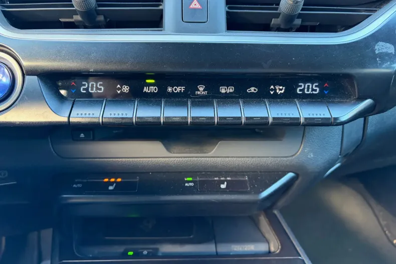 Lexus UX din 2021 cu 68.100 km - oferta LEX150642 - foto 23