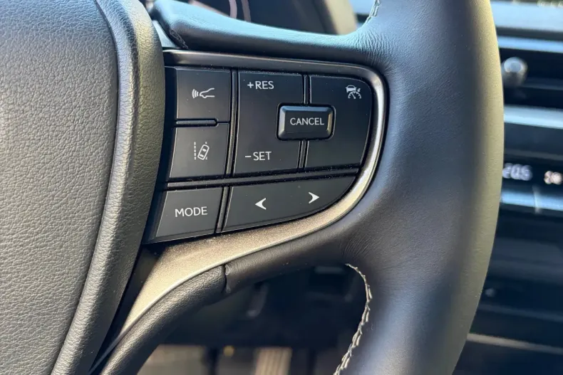 Lexus UX din 2021 cu 68.100 km - oferta LEX150642 - foto 35