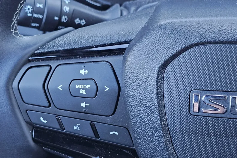 Isuzu D-Max din 2024 cu 4.600 km - oferta ISU150647 - foto 11