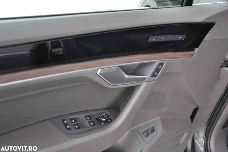 Volkswagen Touareg din 2023 cu 76.380 km - oferta VOL150660 - foto 10