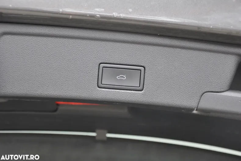 Volkswagen Touareg din 2023 cu 76.380 km - oferta VOL150660 - foto 29