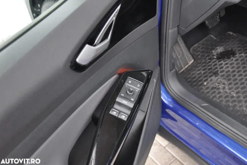 Volkswagen ID.4 din 2021 cu 90.430 km - oferta VOL150665 - foto 11