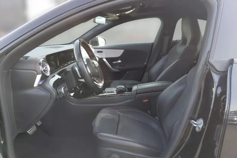 Mercedes-Benz CLA din 2020 cu 65.539 km - oferta MER150668 - foto 12