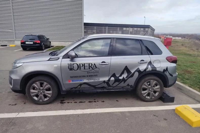 Suzuki Vitara din 2023 cu 23.748 km - oferta SUZ150678 - foto 2