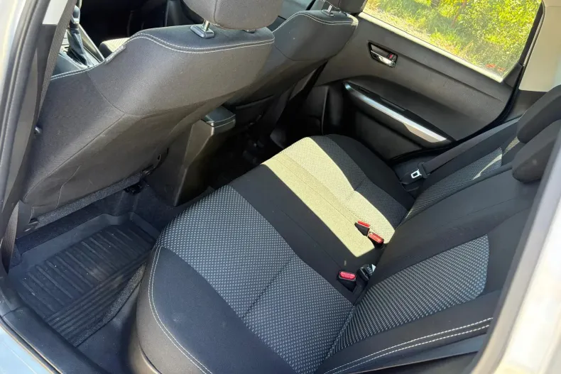 Suzuki Vitara din 2024 cu 17.115 km - oferta SUZ150680 - foto 6