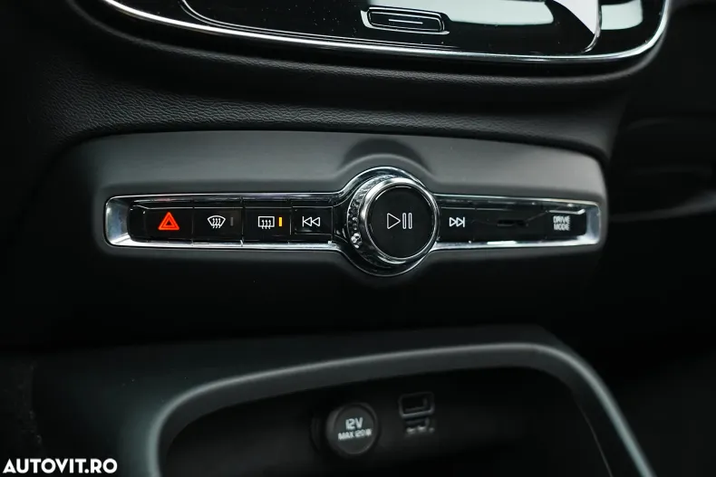 Volvo XC40 din 2020 cu 97.000 km - oferta VOL150697 - foto 38